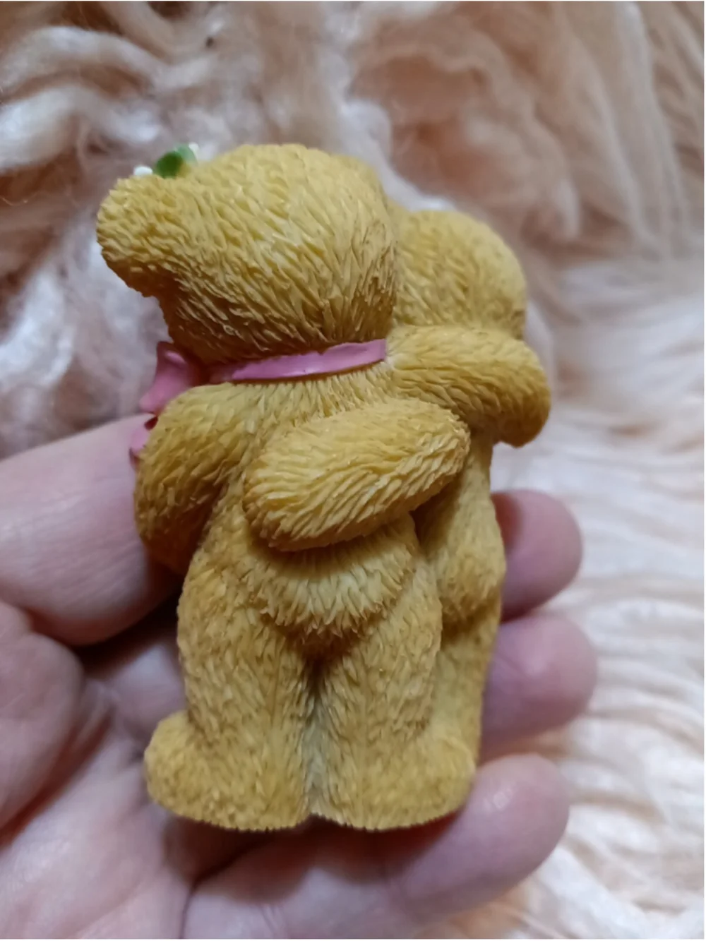 Cherished Teddies, Female & Male Bear Holding Golden Heart 1999 Pink Bow Daisy